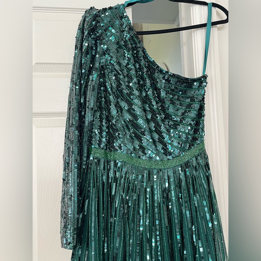 Mac Duggal One-Shoulder Green Sequin Dress - Picture 3 of 12